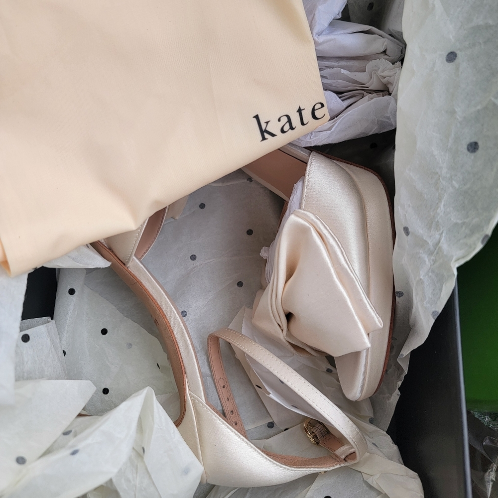 New In Box Kate Spade New York Bridal Bow Pump Sandal Heels Ivory Size 6! - Picture 9 of 9